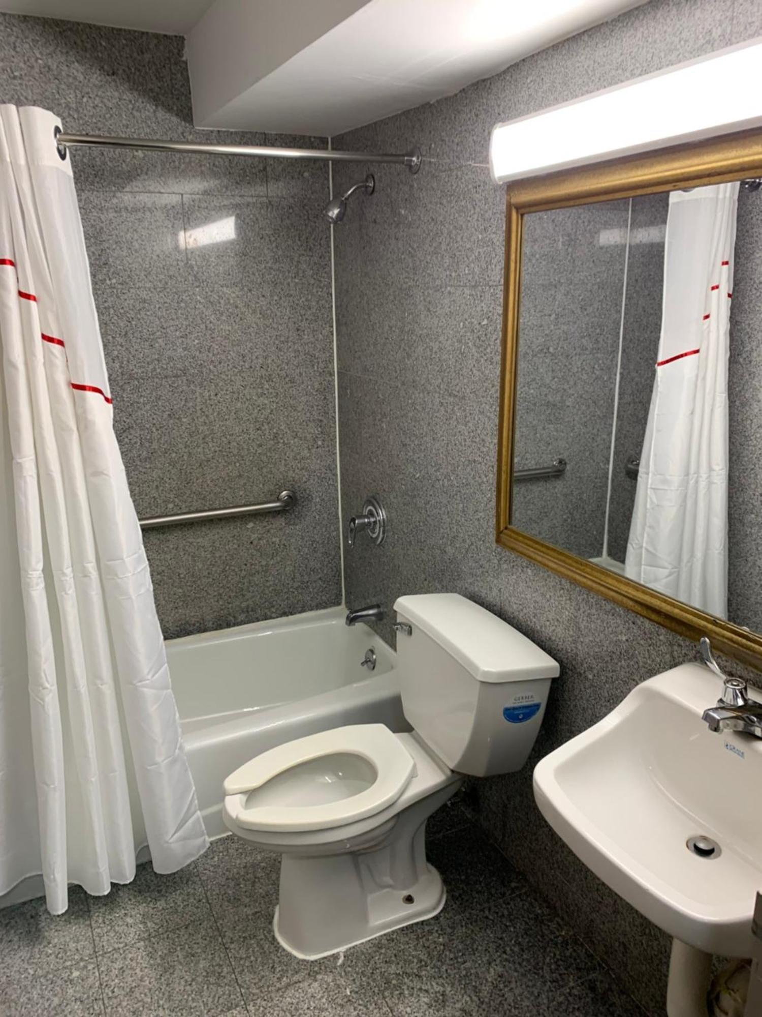 Red Roof Inn Copiague Dış mekan fotoğraf